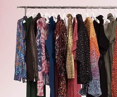 のインスタグラム：「A girl's gotta have options 💁 Get access to all the latest looks with #MyListAtBloomingdales—head to mylistatbloomingdales.com to start your rental subscription!⁣ .⁣ .⁣ .⁣ .⁣ .⁣ .⁣ .⁣ #SubscriptionBoxes #WardrobeGoals #Bloomingdales」