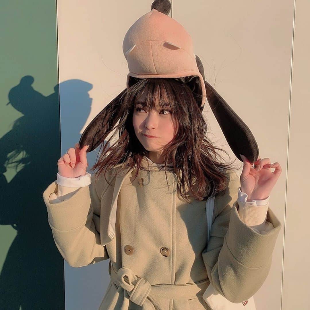 前田亜美のインスタグラム：「. . . ピスタチオカラー流行ってるね。偶然にも…ピスタチオカラーのコート持ってます🌳. . ん？抹茶カラーなのかな？. .  #わかりゃない。笑. . . .  今日はなんだか風も強くて寒かったね🤦🏻‍♀️🤦🏻‍♀️🤦🏻‍♀️ . とある所に行ったよお！どこ行っても年内納め。笑. . . また載せます。 . . . .  #私服 #ピスタチオカラー #コート #私服 #ami私服 #ディズニーコーデ #ディズニー #Disney」