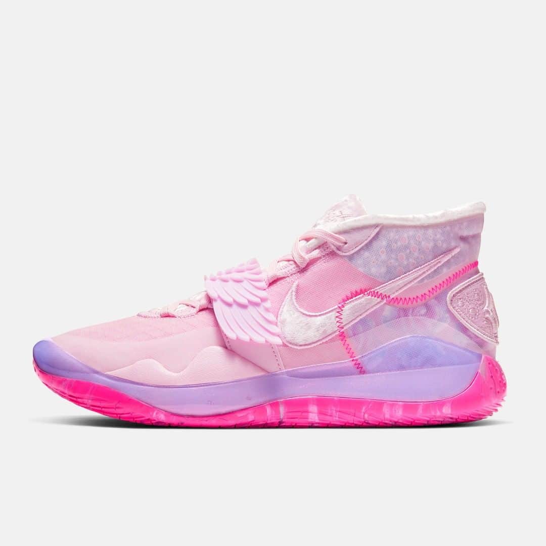Foot Lockerさんのインスタグラム写真 - (Foot LockerInstagram)「The annual classic returns. 🎀 #Nike KD 12 'Aunt Pearl' Available Now, In-Store and Online Men's and Kids」12月28日 0時00分 - footlocker