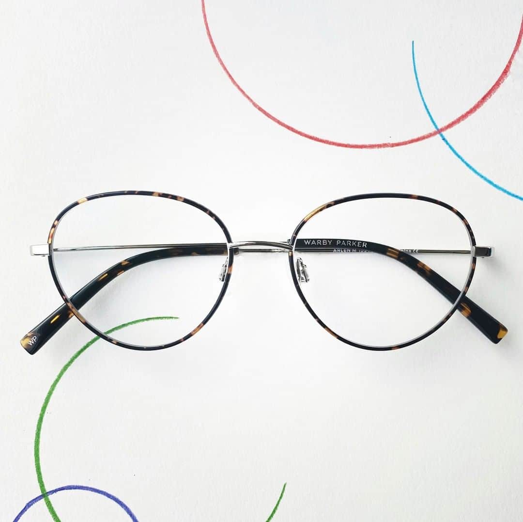 Warby Parkerのインスタグラム：「Do you have soon-to-expire FSA dollars? We debuted our Windsor Collection just before the new year so that you can sneak in some new prescription eyewear 😉Shop the look with the link in our bio!」