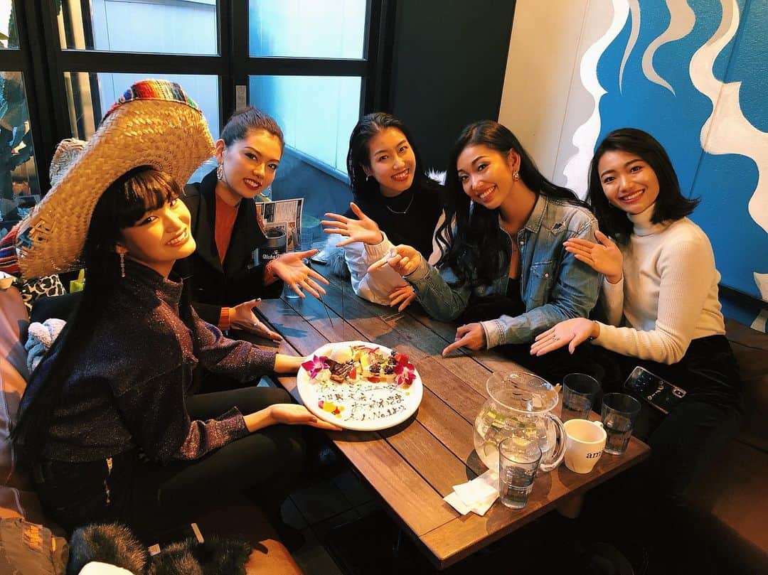 Ako Kamoのインスタグラム：「love team No.1 @missuniversejapan . @wasei_pocahontas @riebuuun @sarahs_happylife @a_aiki_nakaj6」