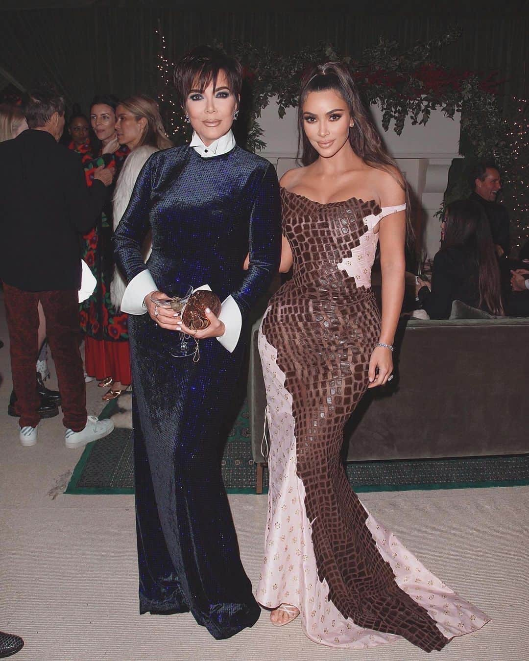 キム・カーダシアンさんのインスタグラム写真 - (キム・カーダシアンInstagram)「Me and my mommy and grandma FOREVER LOVE」12月28日 1時04分 - kimkardashian