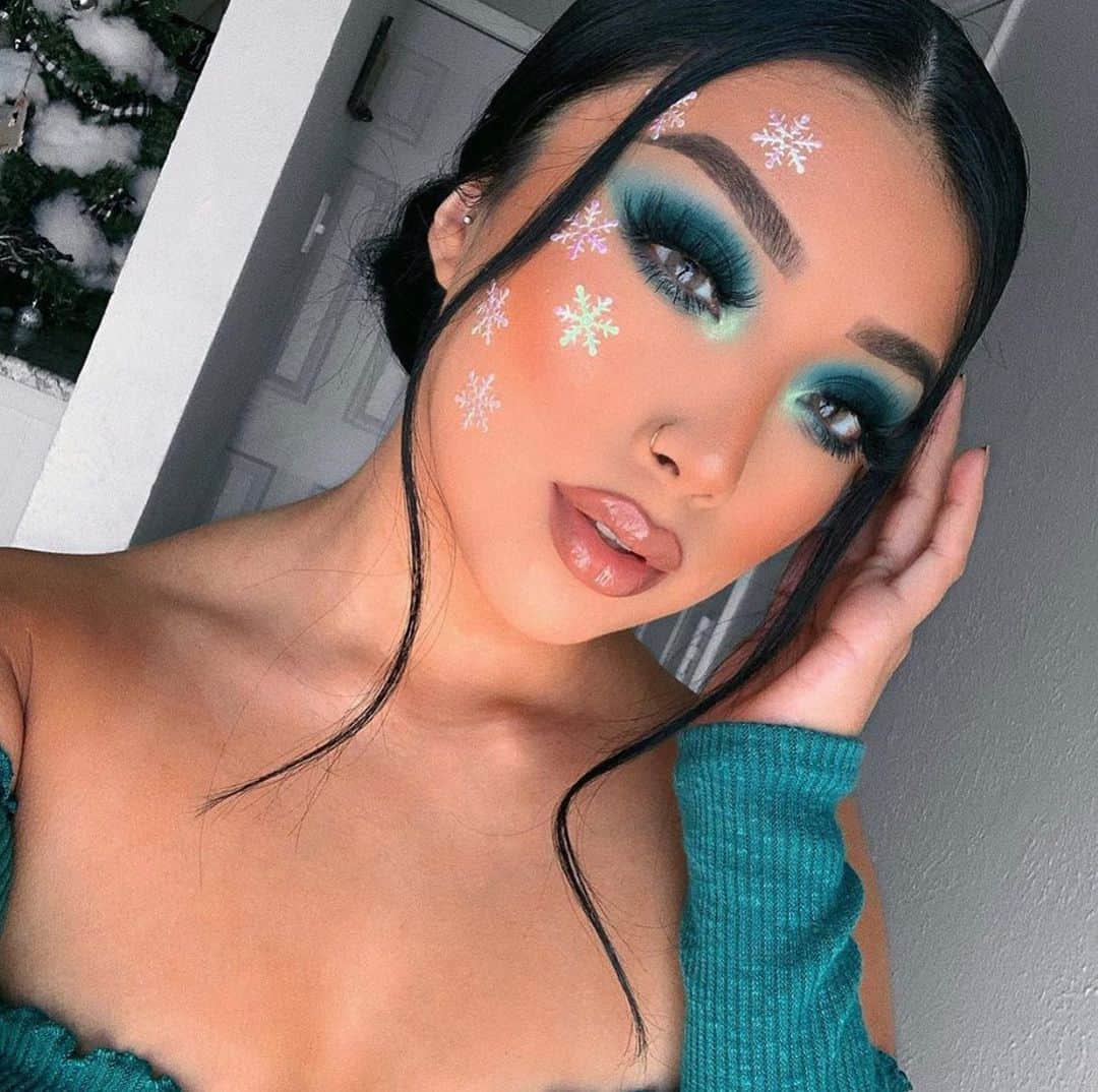 Jeffree Star Cosmeticsさんのインスタグラム写真 - (Jeffree Star CosmeticsInstagram)「Snowflake Queen ❄️ @miriammelonn used our #MiniControversy palette to create this frosted look 🌬 #jeffreestarcosmetics #shanexjeffree」12月28日 1時06分 - jeffreestarcosmetics