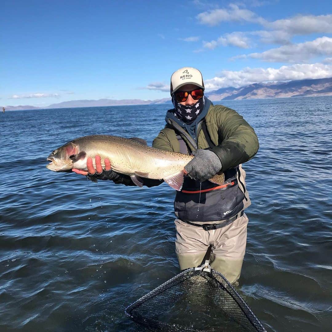 ジェイコブ・ダルトンのインスタグラム：「#FishingFriday My biggest fish yet and it didn’t snap my rod this time since I got a @echoflyfishing rod 😂😂 #flyfishing #onethousandhobbies」