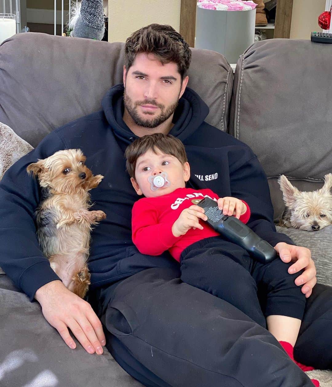 ニック・ベイトマンのインスタグラム：「Dadlife.」