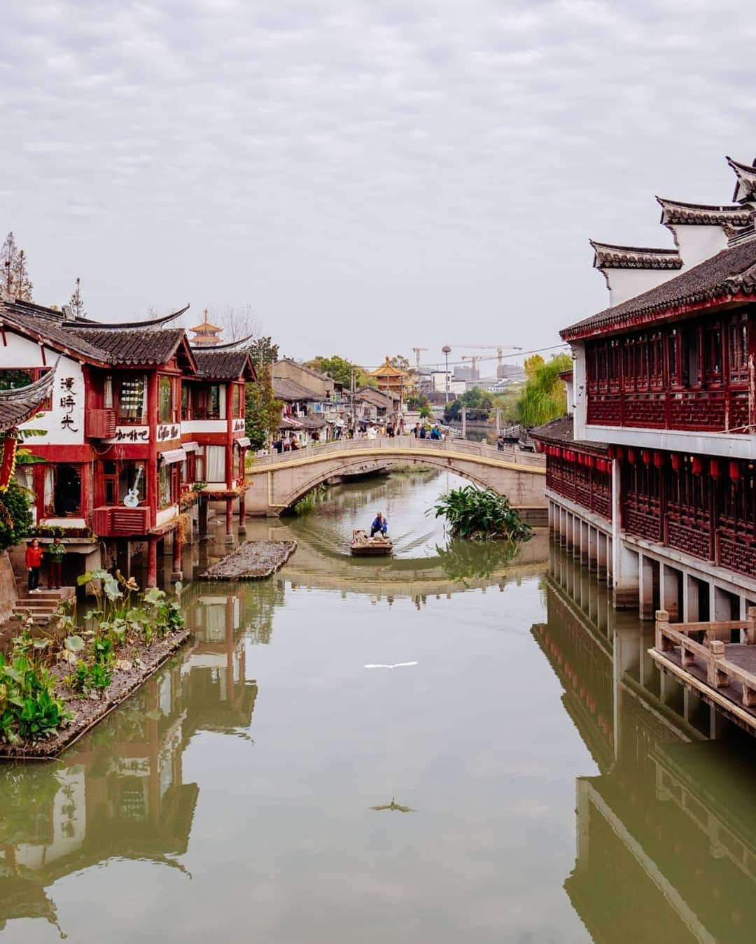 VuTheara Khamさんのインスタグラム写真 - (VuTheara KhamInstagram)「The Old Shanghai, China (2019)  It's a selection of pictures taken in Yuyuan Garden, Jing An and Quibao. 1) 2) 3)  4) Yu Yuan Garden 5) 6) 7) Jing An 8) 9) 10) Quibao  The trip to Shanghai was an incredible experience for which I would like to thank the company @aeroflot. #aeroflotshanghaistory」12月28日 2時35分 - vutheara