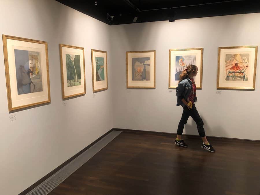 デビー・ライアンのインスタグラム：「I think about this Salvador Dalí museum in Berlin a lot — “It is not me who is the clown, but this monstrously cynical and so unconsciously naive society, which plays the game of seriousness in order better to hide its madness.” wow Dalí was right you guys」