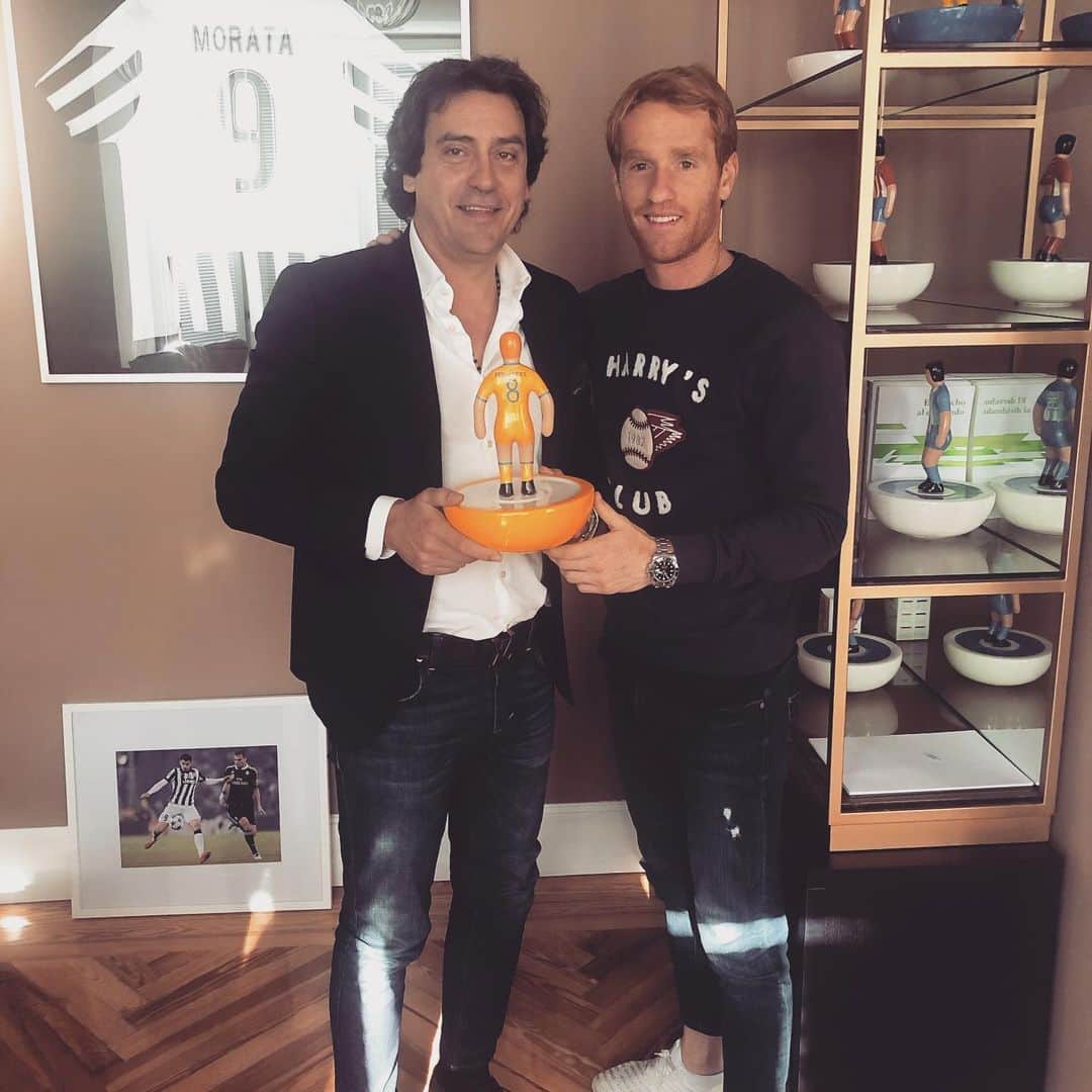 アレハンドロ・フェルナンデス・イグレシアスのインスタグラム：「Gran mañana por Madrid.👌🏻⚽️ #JuanmaLopez #Fútbol #AF8」