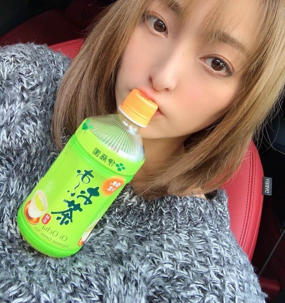 琴乃のインスタグラム：「Green tea🍵  #selca #selfie #koreangirl #셀카 #셀스타그램 #부산여자 #일본여행 #greentea」