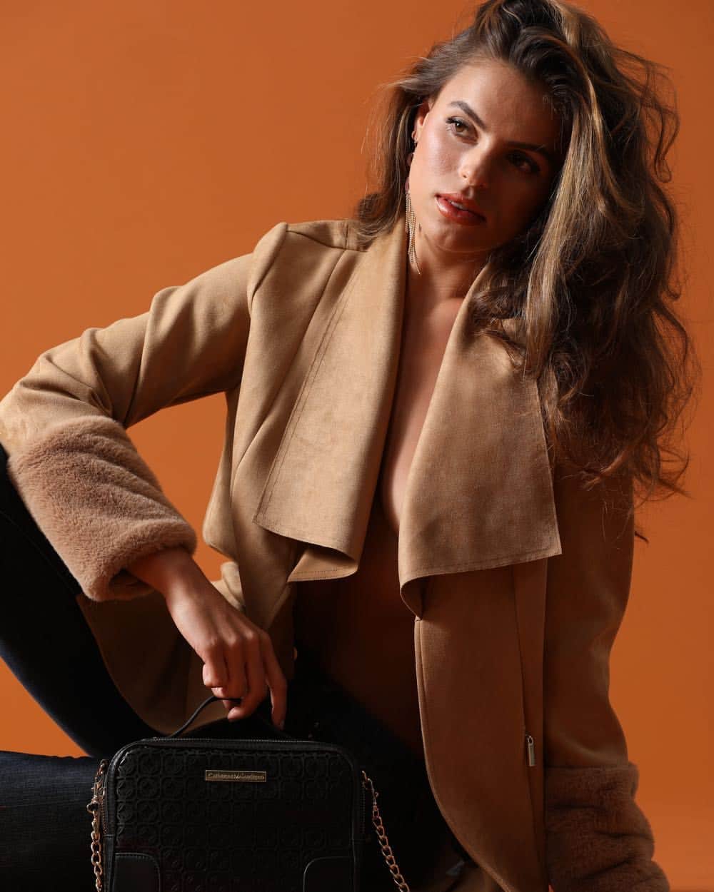 のインスタグラム：「Weekend ready #catherinemalandrino #catherinecatherine #weekend #tgif #winterfashion #weekendlook #suede #suedejacket #purse」