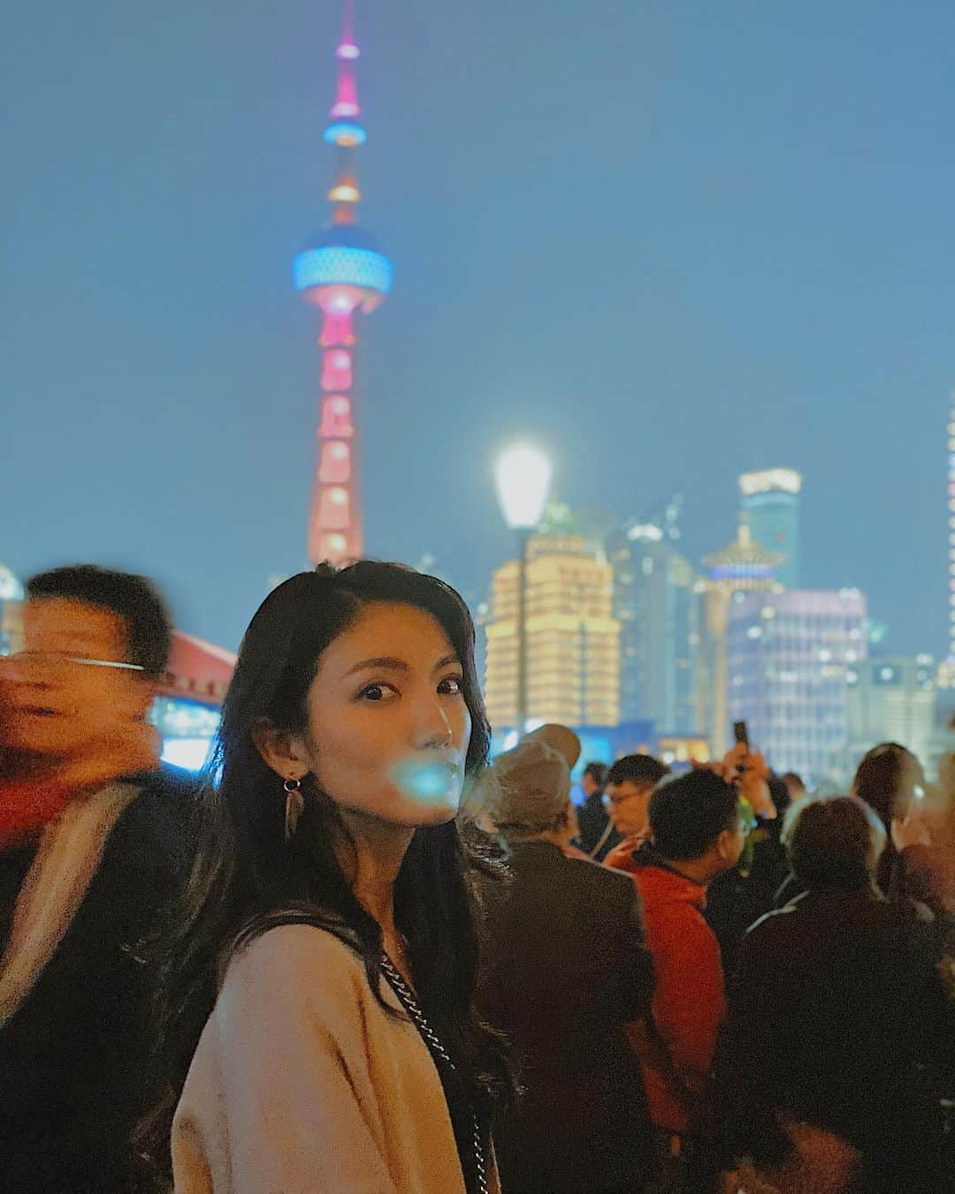 吉田愛璃のインスタグラム：「口から魂抜けてる この写真好きだから載せよっ  #上海」