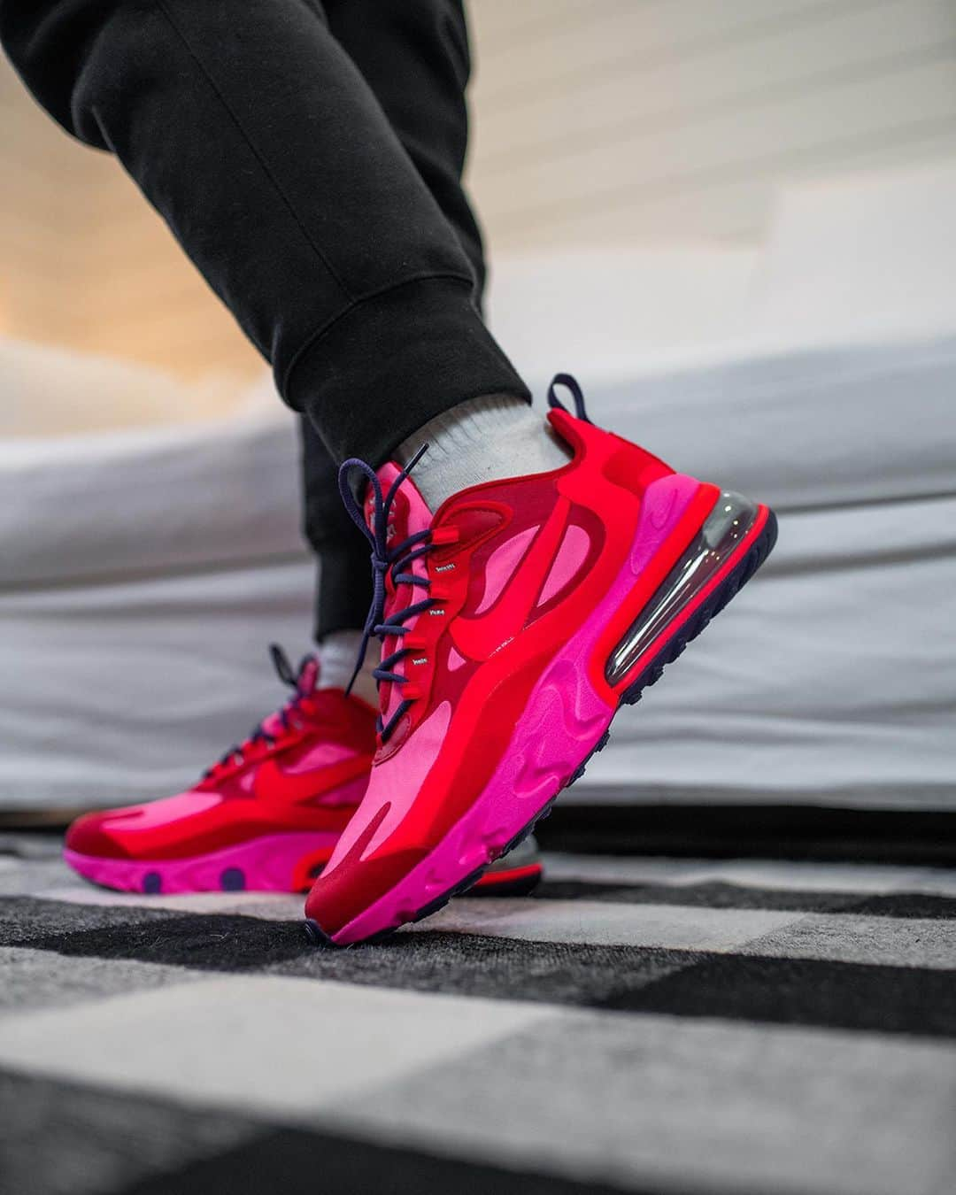 Foot Lockerさんのインスタグラム写真 - (Foot LockerInstagram)「Head turners. #Nike Air Max 270 React #DiscoverYourAir Available Now, In-Store and Online」12月28日 4時25分 - footlocker