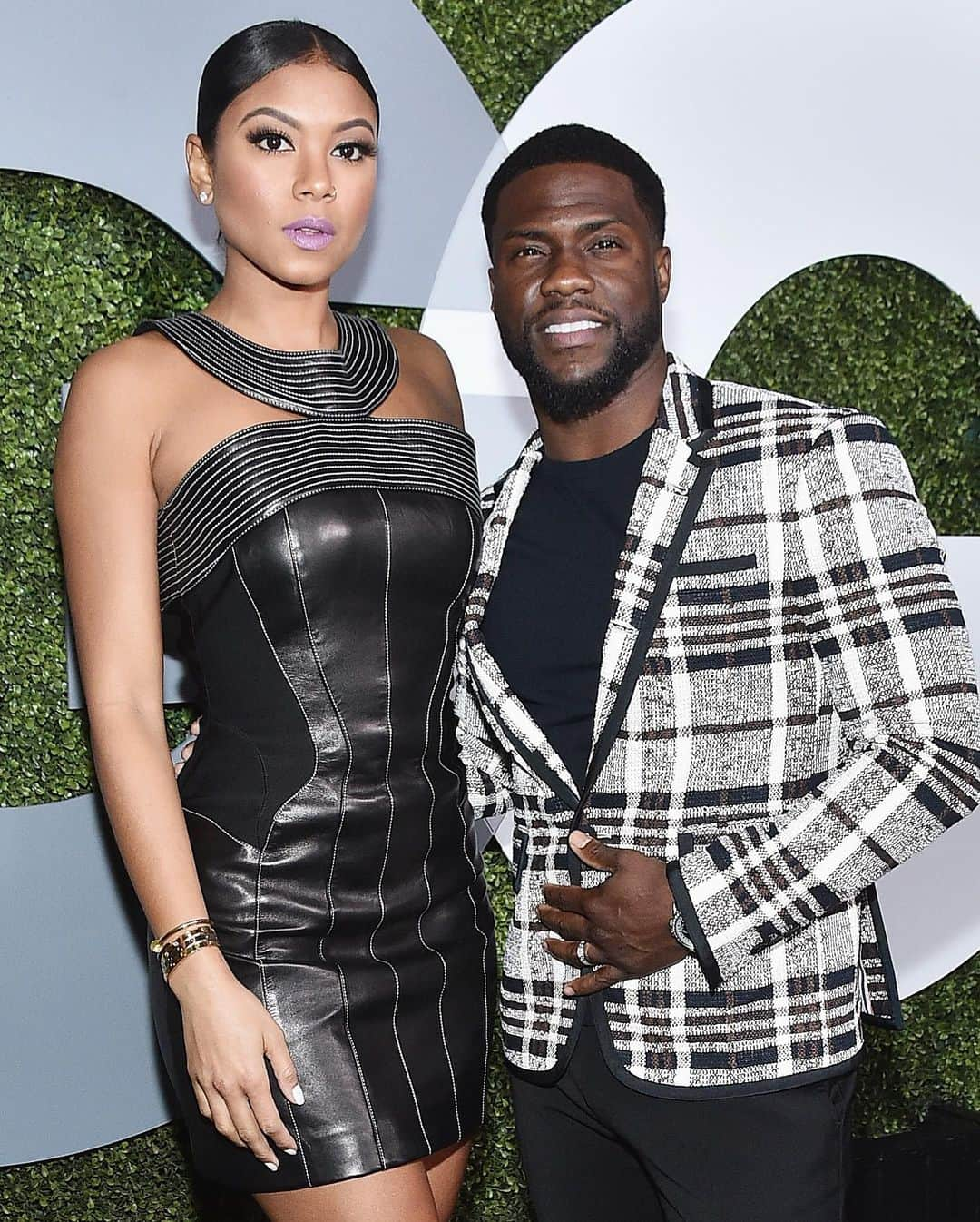 Just Jaredさんのインスタグラム写真 - (Just JaredInstagram)「Kevin Hart’s wife Eniko Parrish has revealed how she found out about his affair, plus why she stayed with him. Tap this photo at the LINK IN BIO to read what she said in his new Netflix series. #KevinHart #EnikoParrish Photo: Getty」12月28日 4時53分 - justjared