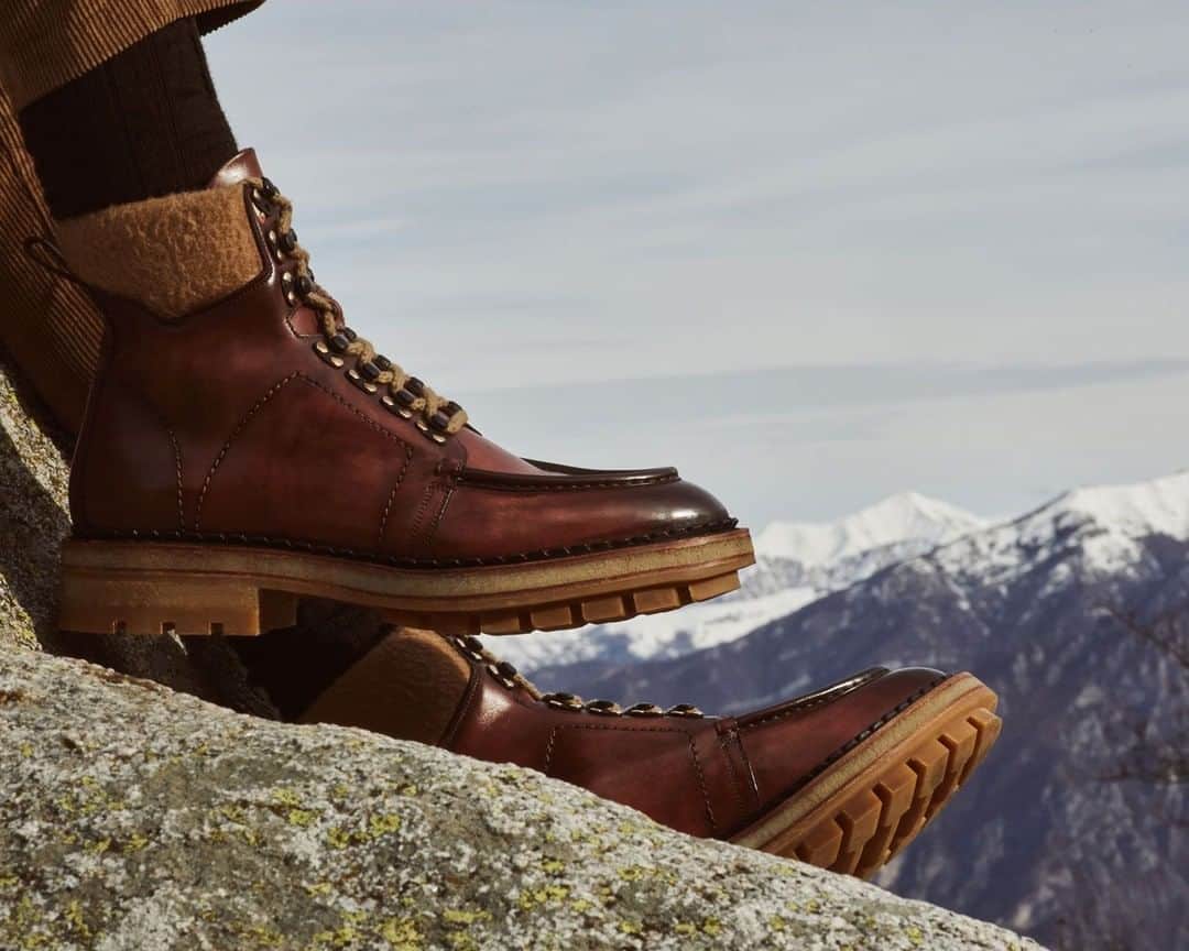 サントーニさんのインスタグラム写真 - (サントーニInstagram)「Every winter wardrobe requires a pair of sturdy boots. #Santoni #SantoniShoes」12月28日 5時00分 - santoniofficial