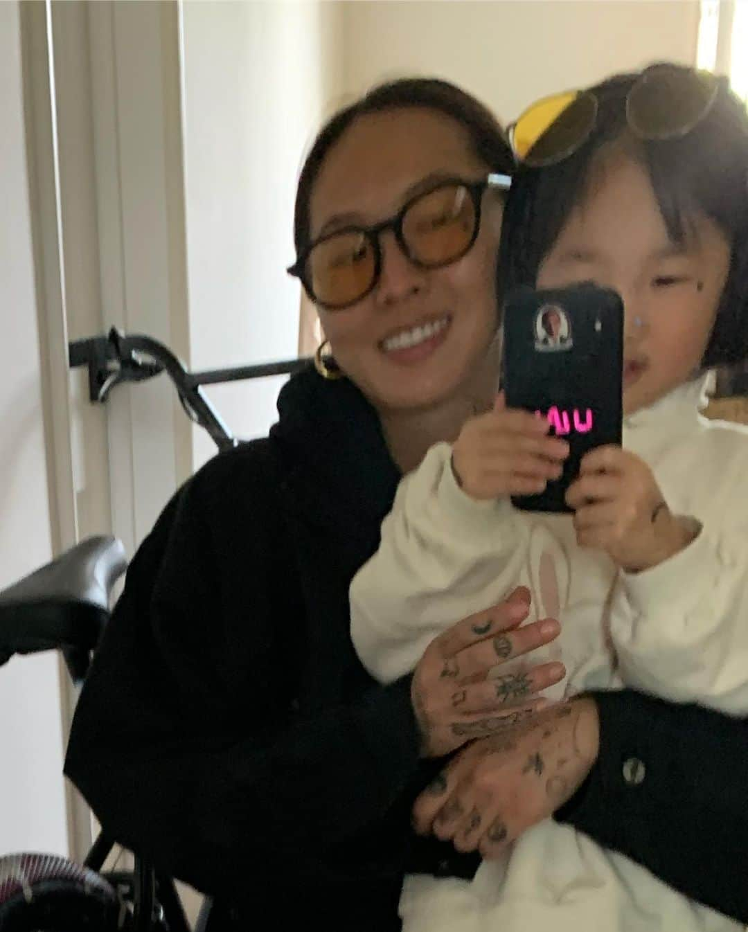 ダニ・ソングさんのインスタグラム写真 - (ダニ・ソングInstagram)「ahhhh my niece Jia is too cool!!!! she’s EVERYTHING😆❣️❣️」12月28日 5時04分 - songdani