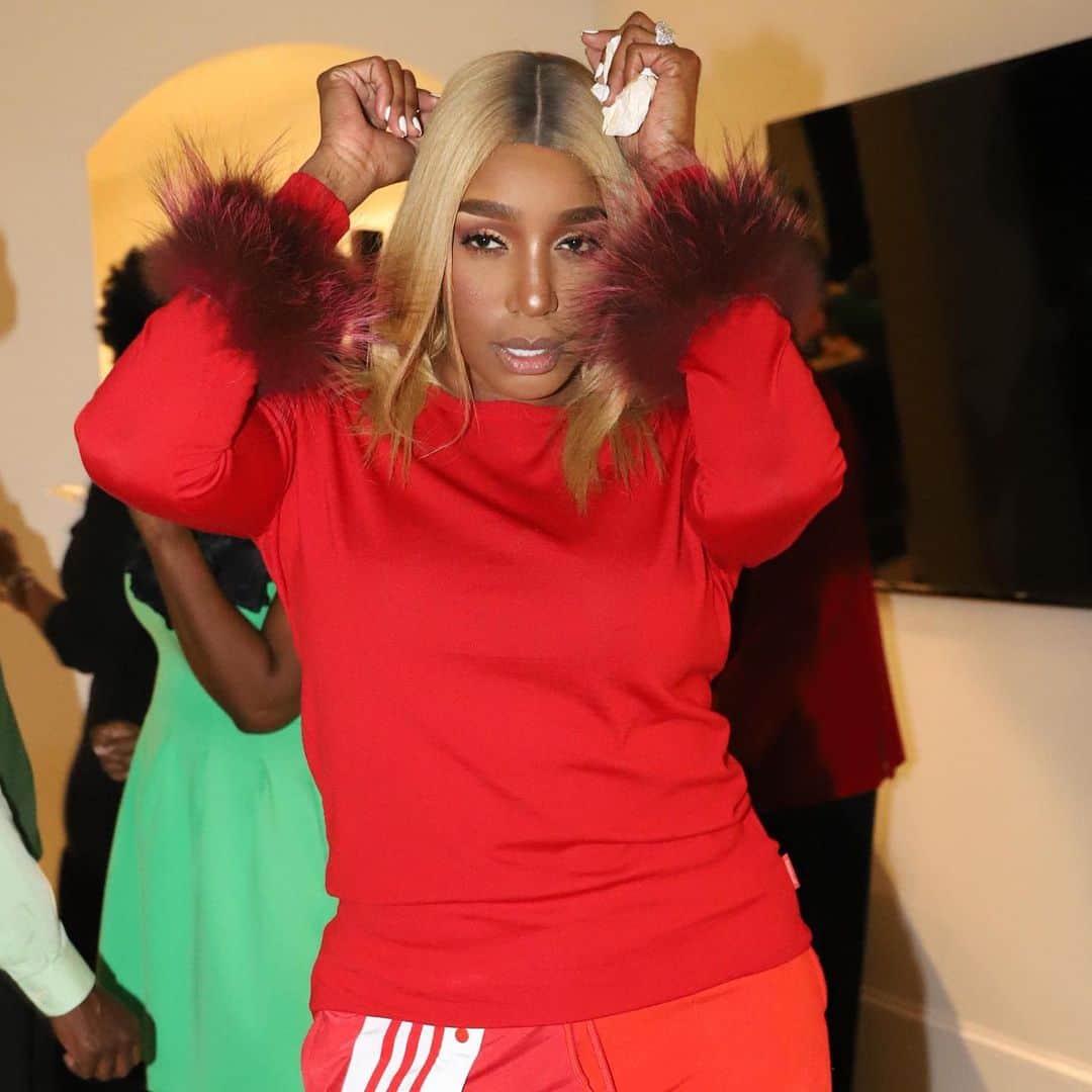 ネネ・リークスのインスタグラム：「SWIPE: andddd the Christmas Eve Party continued at Casa Leakes」