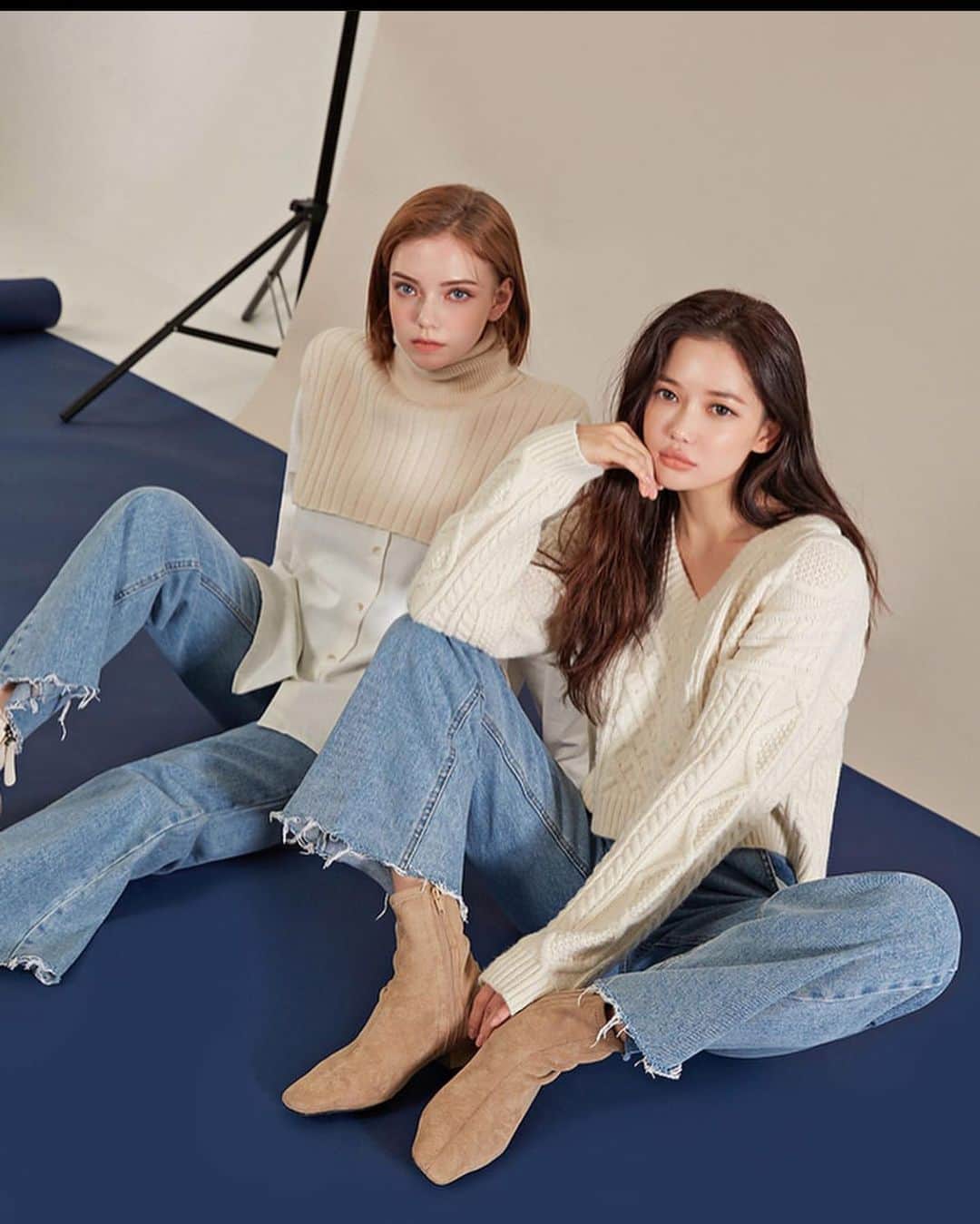 Chuuのインスタグラム：「@chuu_5kgjeans 더 날씬해보일 수 있는 방법💙」