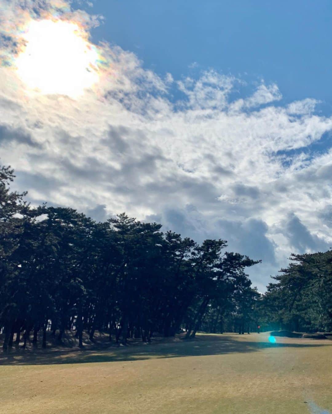 吉田玲奈さんのインスタグラム写真 - (吉田玲奈Instagram)「昨日は久しぶりのゴルフ⛳️大洗の松とバンカーの洗礼を受け、凹みましたが😭楽しいメンバーと可愛いあゆ美ちゃんに癒されました💕ありがとうございました✨  #ゴルフ女子 #beamsgolf #junandrope #eyevol  #callawaygolf  #pinggolf  #オデッセイパター  #ゴルフウエア＃ゴルフウェアコーデ #冬ゴルフ #松が迫り出しているコース #バンカーの砂 #松林に苦戦 #美しいコース #海が見えるコース#茨城県#大洗ゴルフ倶楽部 #セントフォース #松本あゆ美 #吉田玲奈 #女子アナゴルフ #reinagolf」12月28日 16時17分 - reina.yoshida.ciel.1218