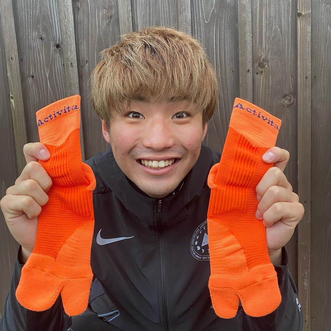 茂木力也さんのインスタグラム写真 - (茂木力也Instagram)「サッカーする時は欠かせないアクティバイタルソックス🧦 捻挫の予防にもなるし足の裏のグリップが最高❗️ そして愛媛FCのオレンジ🍊  #愛媛fc  #茂木力也  #activitalファミリー  #activitalハイブリッド  #史上最強ソックス #コンプレッション  #ゲイター  #フットサポーター  #複合型ソックス  #人類初体験  #履くまで地獄  #履けば天国  #wゴリラグリップ  #足首保護  #ねんざ予防  #パフォーマンス向上  #履けば分かる  #もう手放せない」12月28日 16時14分 - rikiya_motegi17