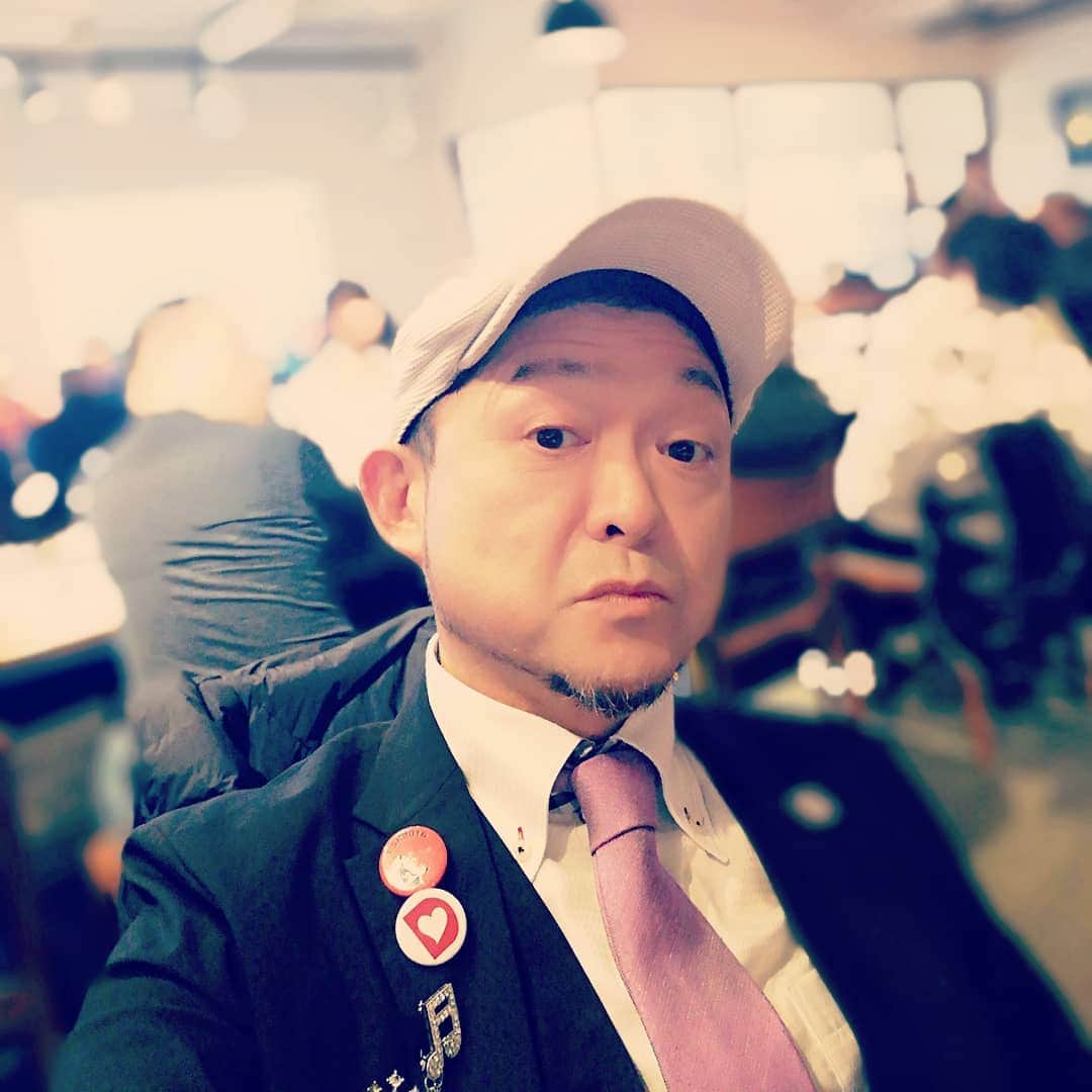 松本隆博のインスタグラム：「。 ふぅ、、長旅💦でした。 和歌山県なう。 ～今日は2曲くらい歌います 🎵何を歌うか決めてませんが。 ✿ﾟ❀.(*´▽`*)❀.ﾟ✿  明日は何処だと思います？ ^^;」