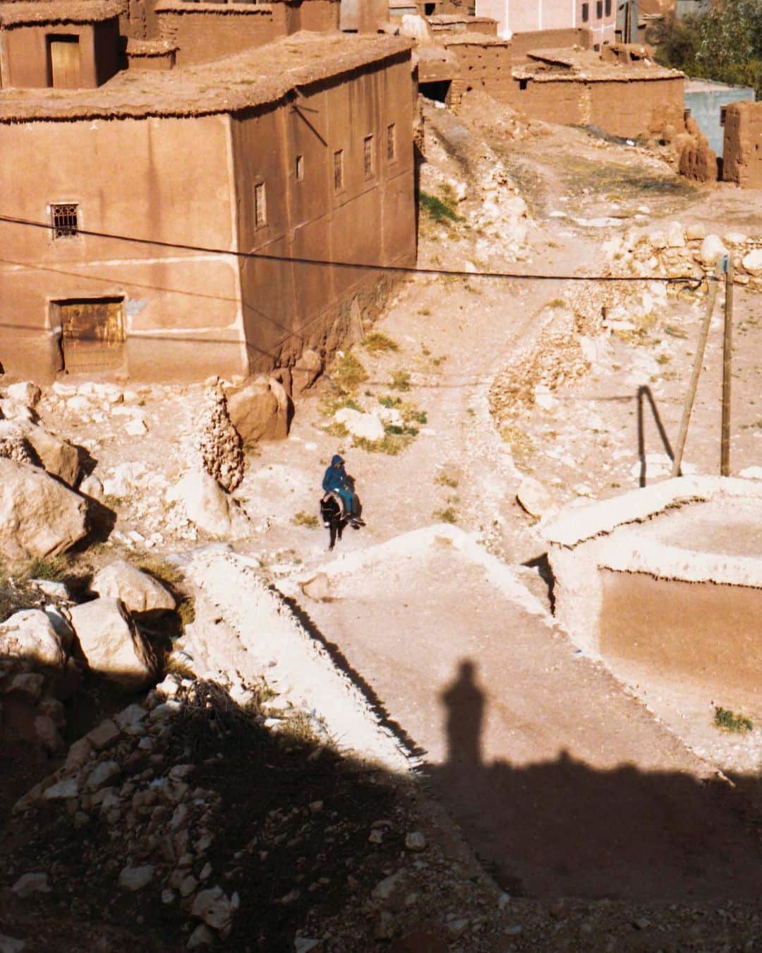 柏田テツヲさんのインスタグラム写真 - (柏田テツヲInstagram)「My documentary in Morocco  #35mm  #film #roadtrip  #portrait  #analog  #filmphotography #35mmfilm  #travel #documentary  #leica  #leicaphotography  #旅 #旅写真」12月28日 9時06分 - tetsuokashiwada