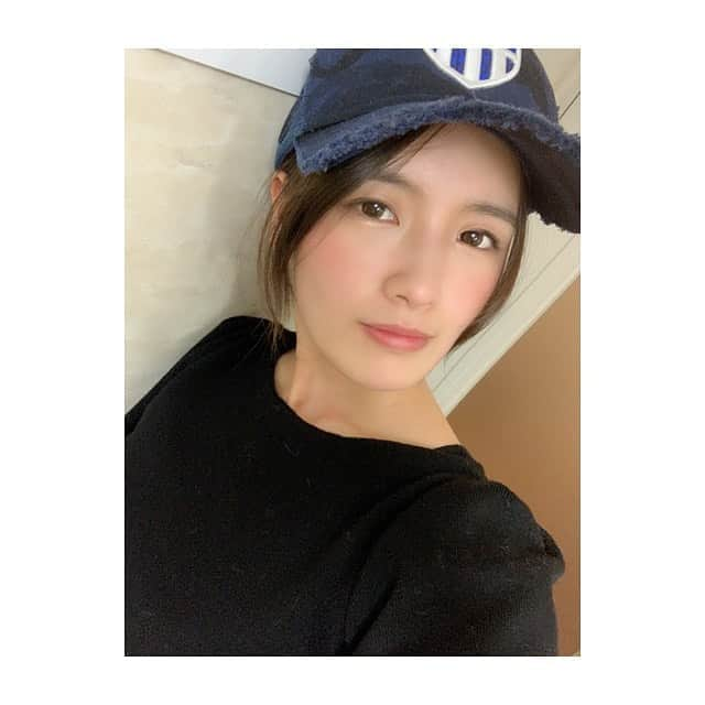 向井藍のインスタグラム：「ファンに頂いた帽子🧢❣️ かっこいい〜ありがとう😊  #向井藍」