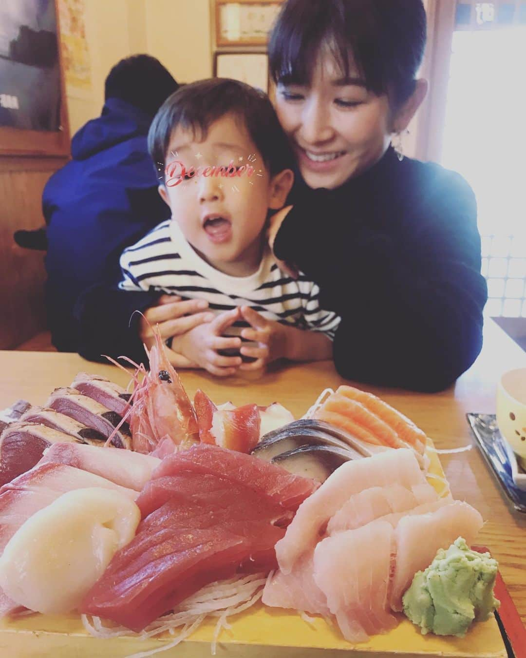 小西ゆりなさんのインスタグラム写真 - (小西ゆりなInstagram)「ヤバうま😍✨ あまりにも美味しすぎて👦が食べられるネタが増えた🍣 #海幸 #いわきグルメ #福島県 #お刺身定食 #コスパ最高 #lunch #年末旅行 #親子 #photo #グルメ」12月28日 10時24分 - yurina_konishi