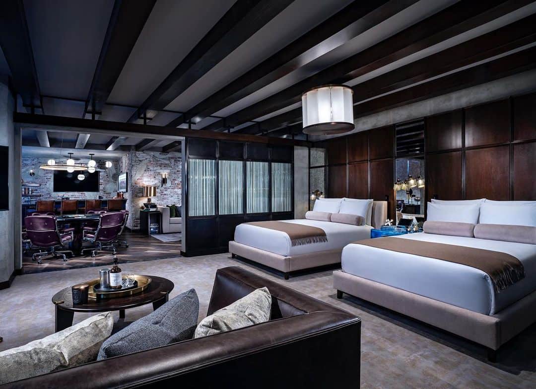 Palms Casino Resortのインスタグラム：「In 2020, play your cards right. ⠀⠀⠀⠀⠀⠀⠀⠀ Get up to 40% off the LOFT suite and receive daily dining credits. Hurry, offer ends soon. Link in bio.」