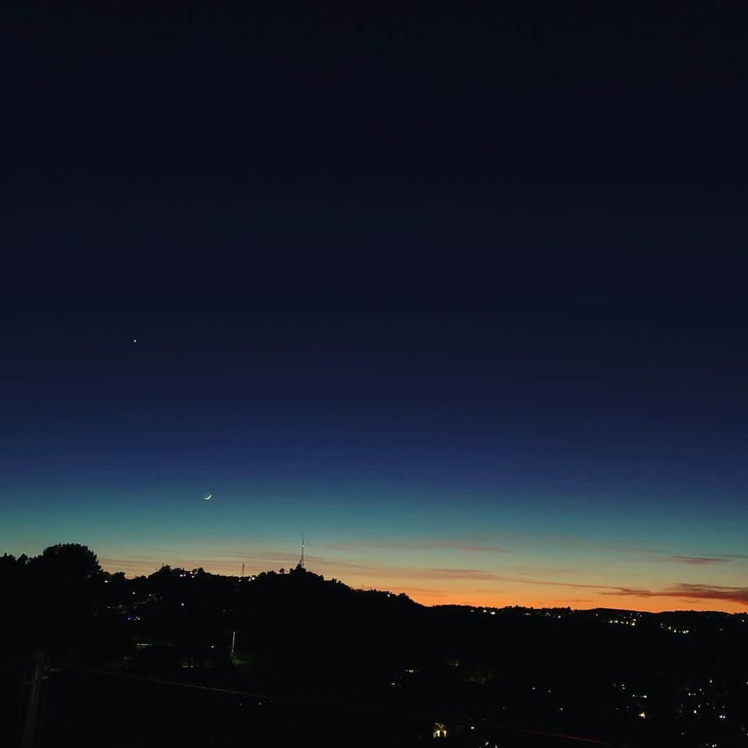 プリシラ・アーンのインスタグラム：「It’s easy to forget we are all living on a floating ball in the middle of infinite space. 🌎」