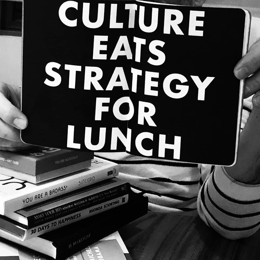 タイラ・バンクスさんのインスタグラム写真 - (タイラ・バンクスInstagram)「It’s not just about me strategizing to make a successful, world class business. It’s about me creating a CULTURE that celebrates the PEOPLE that run the business.  #ModelLand @ModelLand」12月28日 10時57分 - tyrabanks