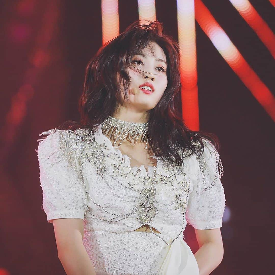 モモさんのインスタグラム写真 - (モモInstagram)「♡ [Fantaken] 191227 - 2019 KBS Gayo Daechukje -  #MOMO #트와이스 #모모 #平井もも #もも #TWICE ©️ _h1109m_」12月28日 17時20分 - momojype