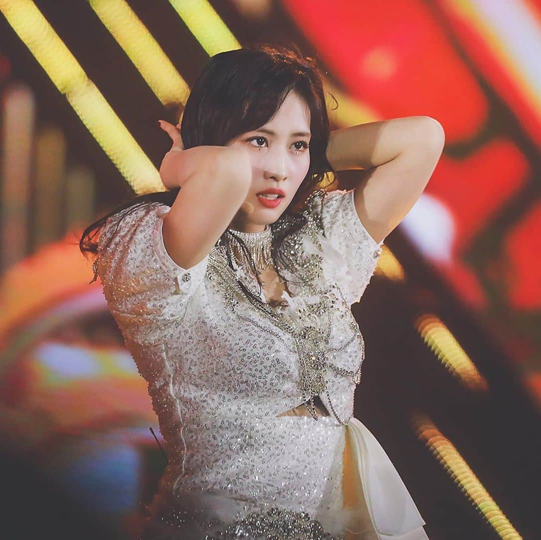 モモさんのインスタグラム写真 - (モモInstagram)「♡ [Fantaken] 191227 - 2019 KBS Gayo Daechukje -  #MOMO #트와이스 #모모 #平井もも #もも #TWICE ©️ _h1109m_」12月28日 17時20分 - momojype