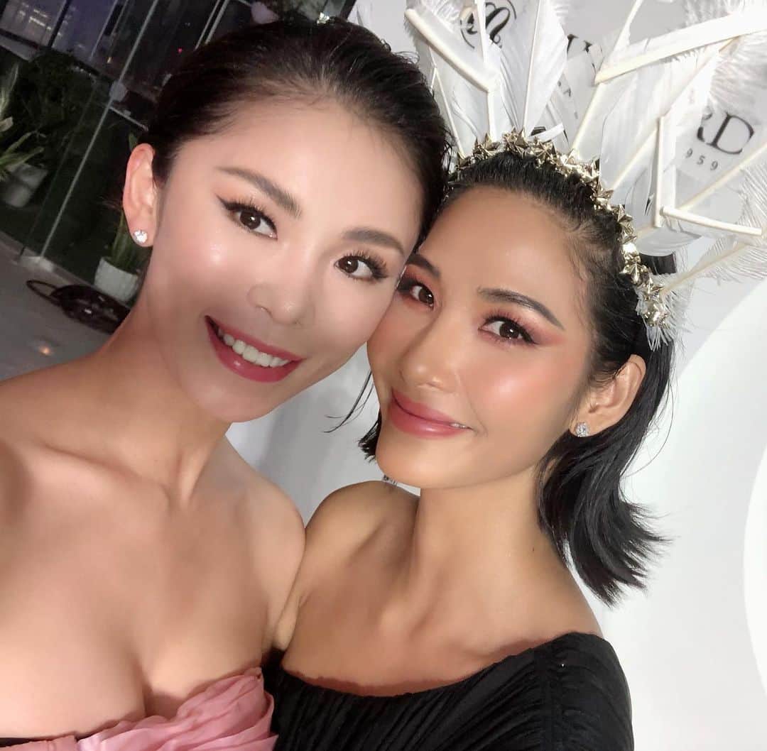 森理世さんのインスタグラム写真 - (森理世Instagram)「Surprise!  So happy to see Mia @hoangthuy_official again💕  #missuniverse #missuniverse2019 #missvietnam #missvietnam2019」12月28日 11時58分 - riyomori_