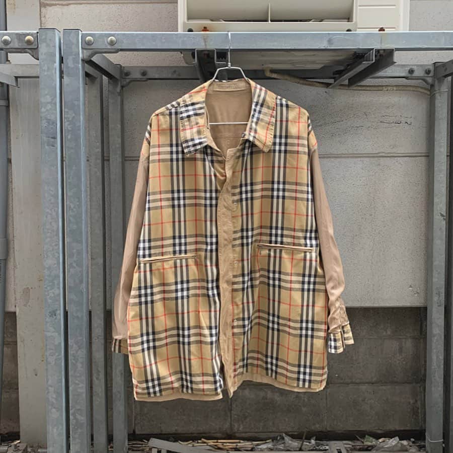 のインスタグラム：「ㅤㅤㅤㅤㅤㅤㅤㅤㅤㅤㅤㅤㅤㅤ Burberry jacket ㅤㅤㅤㅤㅤㅤㅤ ※通販ご希望の方はDMにてお問い合わせください。 #tokyo #shimokitazawa #mabataki #burberry #jacket #suede #東京 #下北沢 #古着 #下北沢古着屋 #マバタキ #ブランド古着 #バーバリー」