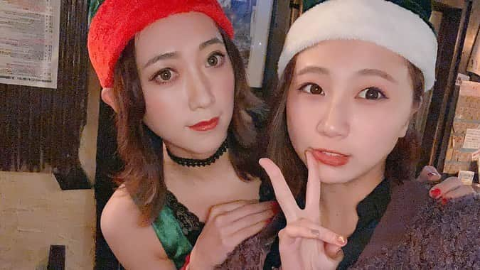 MIAKAさんのインスタグラム写真 - (MIAKAInstagram)「一週間前に年内最後のライブを終えました！ありがとうございました！遠方からや、差入れなどもありがとう🥺この日は#クリスマスライブ だったよ🎄 このバンドセットでのライブは毎回みんな楽しんでくれてたのでやって良かった🥺 4.6.8.10.12月と、このメンバーとライブをできて本当に楽しかったし、何より最高サウンドすぎて🥺また来年いつかどこかでバンド再結成できたら絶対見に来て下さいね！終わっちゃったのは寂しいけど#ライブ納め となりました！ 来年はユニットのライブがあります！どうぞよろしくお願いします！今年も一年、たくさん私のライブに足を運んでくれた皆さん本当にありがとうございましたー！！ ・ ・ ・ #ろくでもない夜 #サンタガール #コスプレ衣装 #santa🎅 #miaka」12月28日 12時10分 - miaka.jp