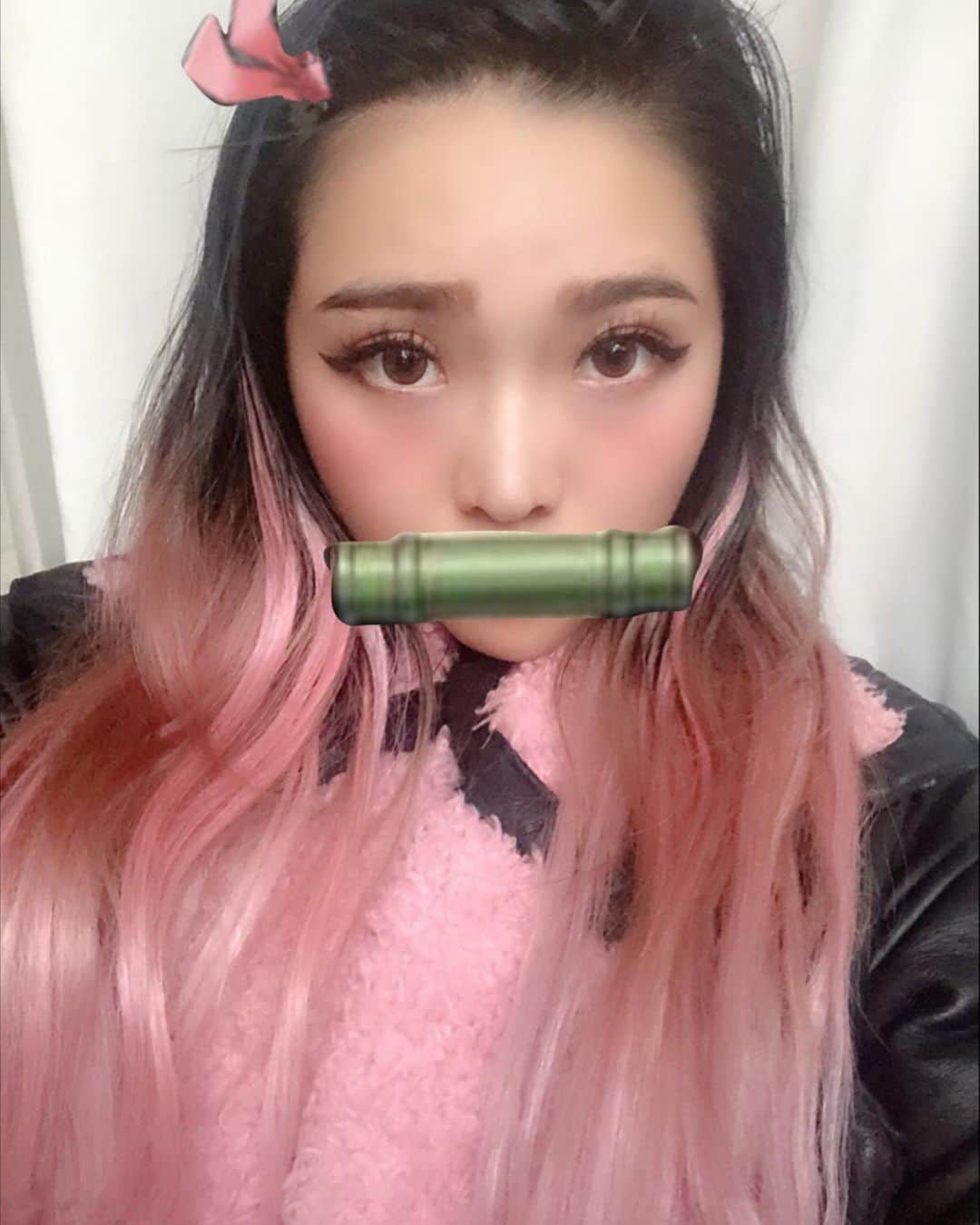 miniのインスタグラム：「鬼滅の刃。 アニメ全部見終わっちゃった😢 と、いうわけで、今日は竈門 禰豆子の誕生日。 鬼滅の刃も約束のネバーランドも一気見しちゃって次に見たいアニメ探してる🤔 皆のオヌヌメアニメありますか？？ #鬼滅の刃 #竈門禰豆子 #nezuko #nezukokamado #demonslayer #ねずこ #禰豆子」