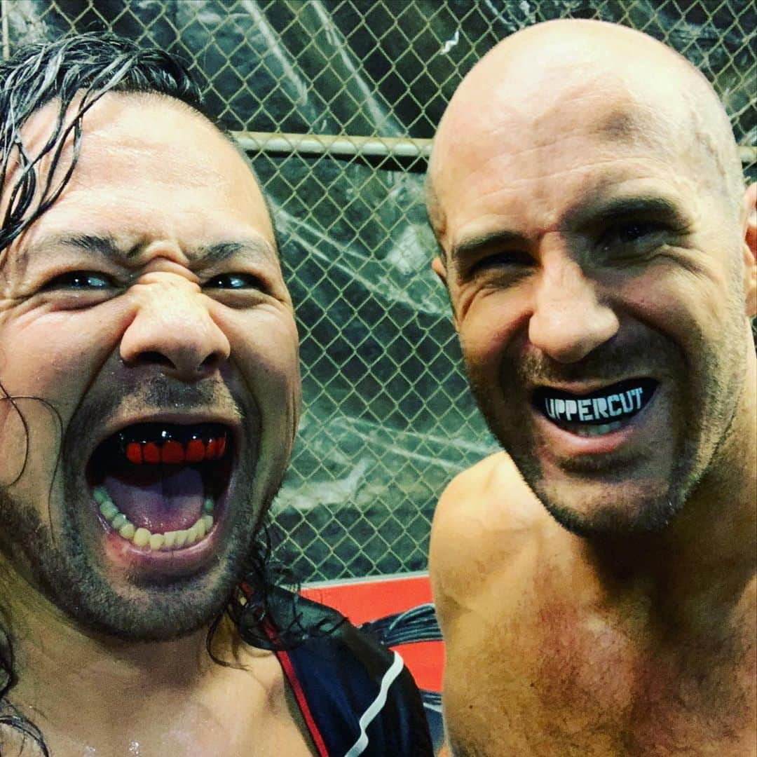 中邑真輔さんのインスタグラム写真 - (中邑真輔Instagram)「Happy birthday my buddy @wwecesaro @claudioscafe #クラウディオカスタニョーリ !!! 🎂」12月28日 12時49分 - shinsukenakamura