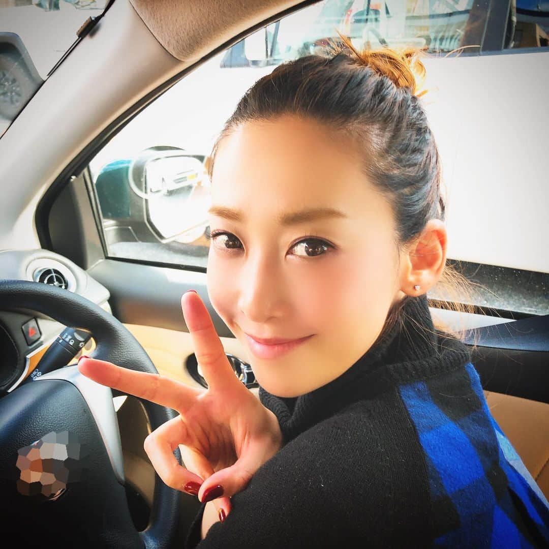 龍真咲さんのインスタグラム写真 - (龍真咲Instagram)「今日は。。 年末年始の準備です🛍 そろそろ仕事納めの方もいらっしゃるのではないでしょうか。😊 そして。 バレンタインイベント❤︎お申し込みありがとうございます😊💝 ◎お申し込み後、3日以内に到着確認メールをお送りさせて頂きます ◎お申込み期間締め切り後、当選の方に改めてメールにてお知らせ致します。との事ですので、年明けまでお待ち下さいねっ🌹  皆さんは年末年始どう過ごされるのかなー❄️❄️❄️ ぐっと冷え込むみたいなのであったかくして過ごしましょうねー☃️ 3枚目の写真は… なんでしょうか❓笑」12月28日 13時04分 - masaki_ryu