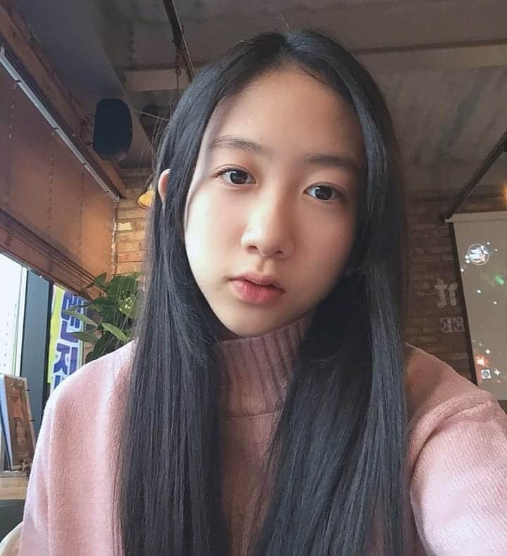 イ・チェミのインスタグラム：「2019년 마지막 주말^^ 한 해 마무리 잘 하시고 건강 잘 챙기세요💕 #셀카폭탄 선물😊🎁 #goodbye2019」