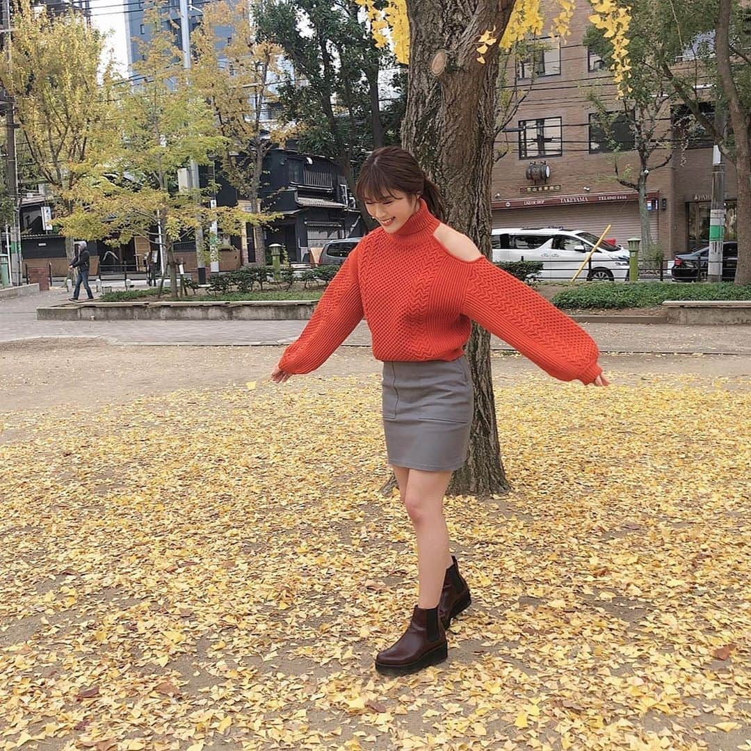 渋谷凪咲さんのインスタグラム写真 - (渋谷凪咲Instagram)「みて〜！落ち葉の絨毯やで〜☺️🍂 . 一緒にあ〜そび〜ましょっ🤝♪ふふ . . #月刊エンタメ　さん #オフショット #公園 #楽しかったなあ〜☺️ #公園でもっと遊びたかったなあ〜☺️」12月28日 14時14分 - nagisa_nikoniko