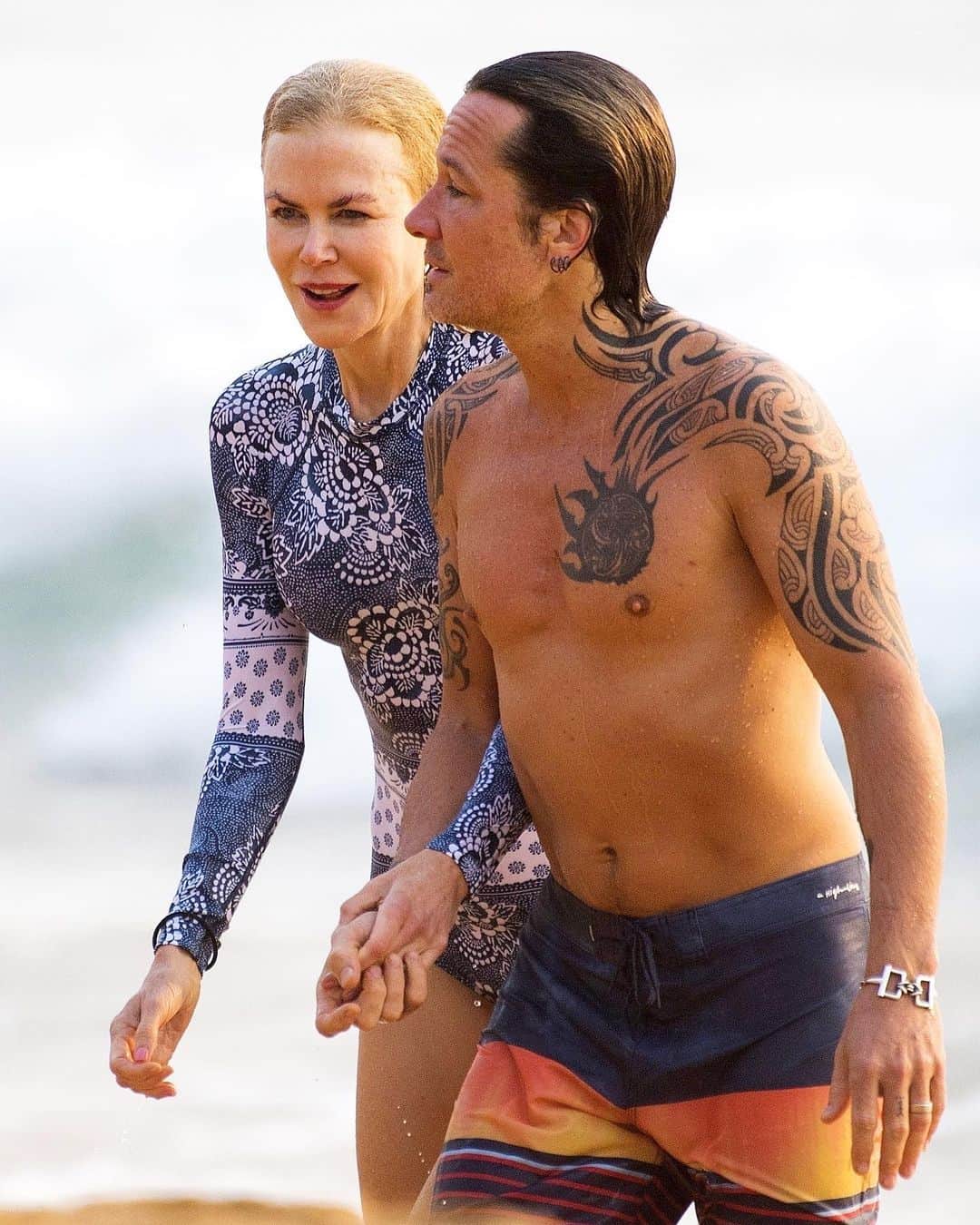 Just Jaredさんのインスタグラム写真 - (Just JaredInstagram)「@nicolekidman and @keithurban emerge from the water after taking a swim in Sydney. #NicoleKidman #KeithUrban Photos: Backgrid」12月29日 1時15分 - justjared