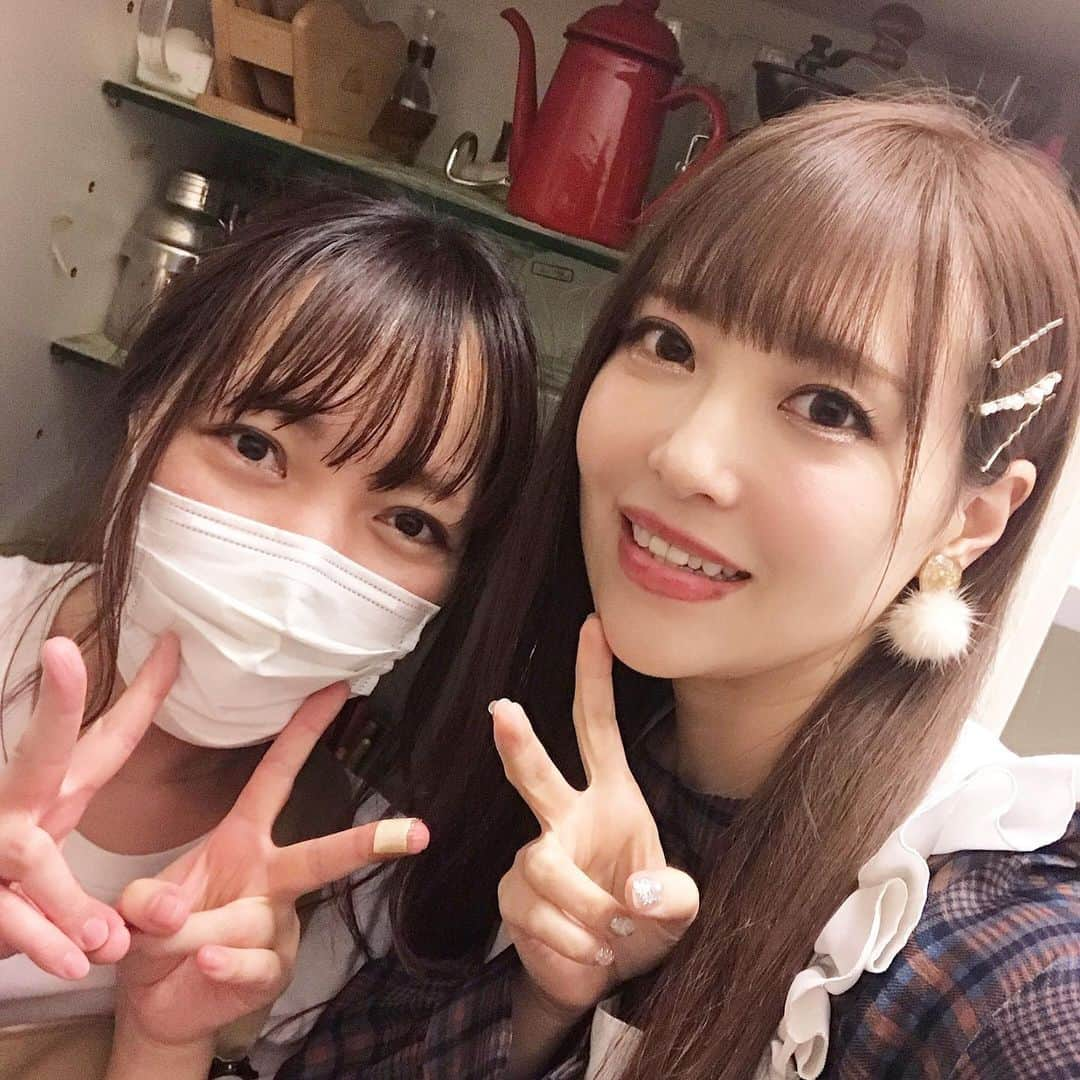 黒崎真音さんのインスタグラム写真 - (黒崎真音Instagram)「‪今回のヲト会は‬ . ‪お料理担当！エリーさん‬ . ‪そしてお手伝いで後輩の声優、清家光亮くんに来てもらってます！‬ . ‪明日もお世話になりますよー🍠✨‬ . ‪楽しみだね✨‬ . ‪おやすみなさい🌙💤😘‬ ‪#クロサキファミリア‬ ‪#ヲト会‬」12月29日 1時25分 - maonkurosaki922