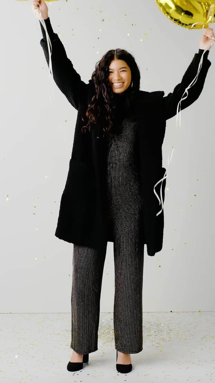 ロック&リパブリックのインスタグラム：「Cue the confetti! 🎉 Nothing says “Happy New Year!” like a little sparkle + shine, and we’ve got plenty of it. No matter how you plan to ring in 2020, we have the party-ready styles you’ve been looking for. Find them all (plus so much more) here: https://cur.lt/2EKTZlD」