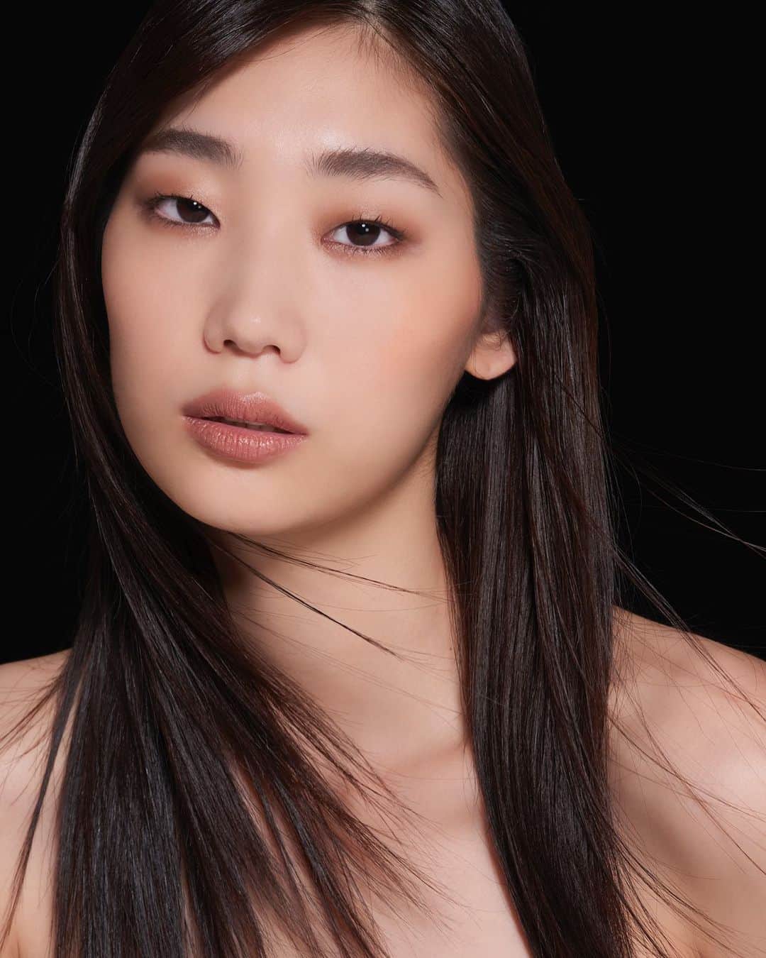 江原杏樹のインスタグラム：「@dean.bang @risachino_makeup 🖤」