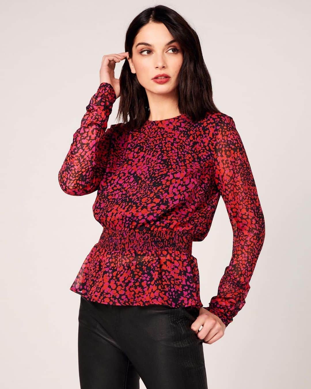 クーカイのインスタグラム：「Apportez une touche de peps à votre tenue, avec le top Scarlet ! #kookai #style #top」