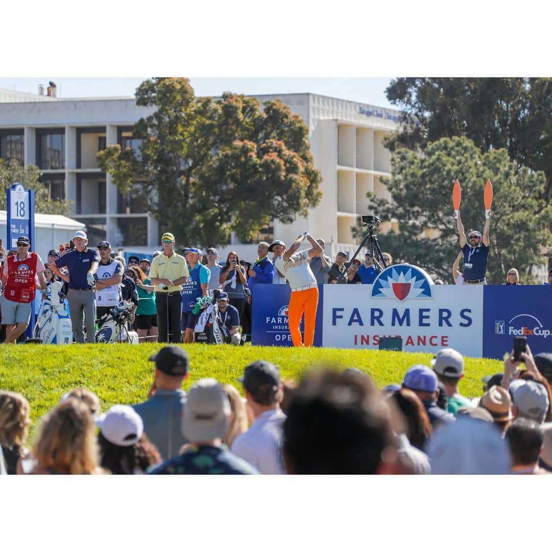 リッキー・ファウラーのインスタグラム：「Four weeks until @farmersinsopen but who's counting... see you there?」