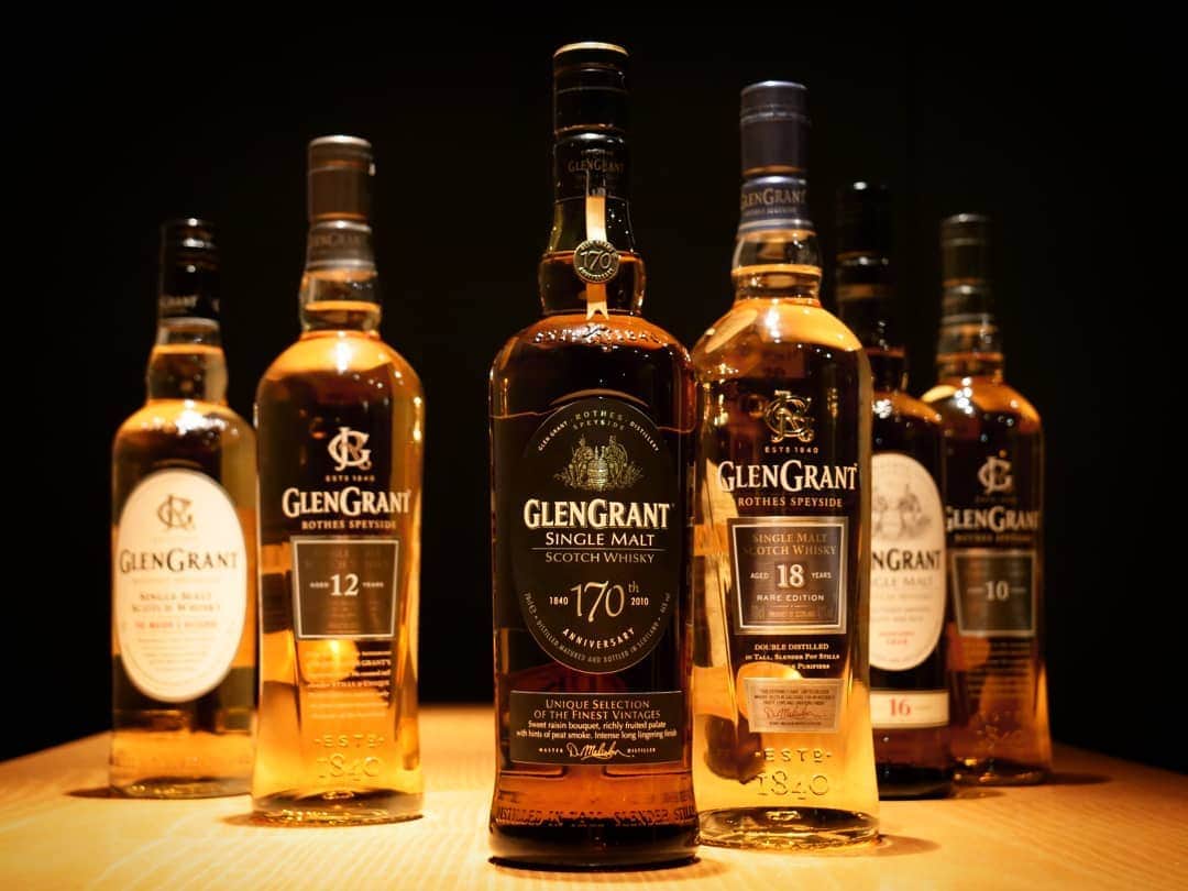 真壁伸弥さんのインスタグラム写真 - (真壁伸弥Instagram)「#glengrant  #whisky #distillery  #Makaway  青リンゴのような香りは様々なスチルからできてるんですね。シンプルな美しさがある蒸留所でした。結構好き」12月29日 2時26分 - makaberian5