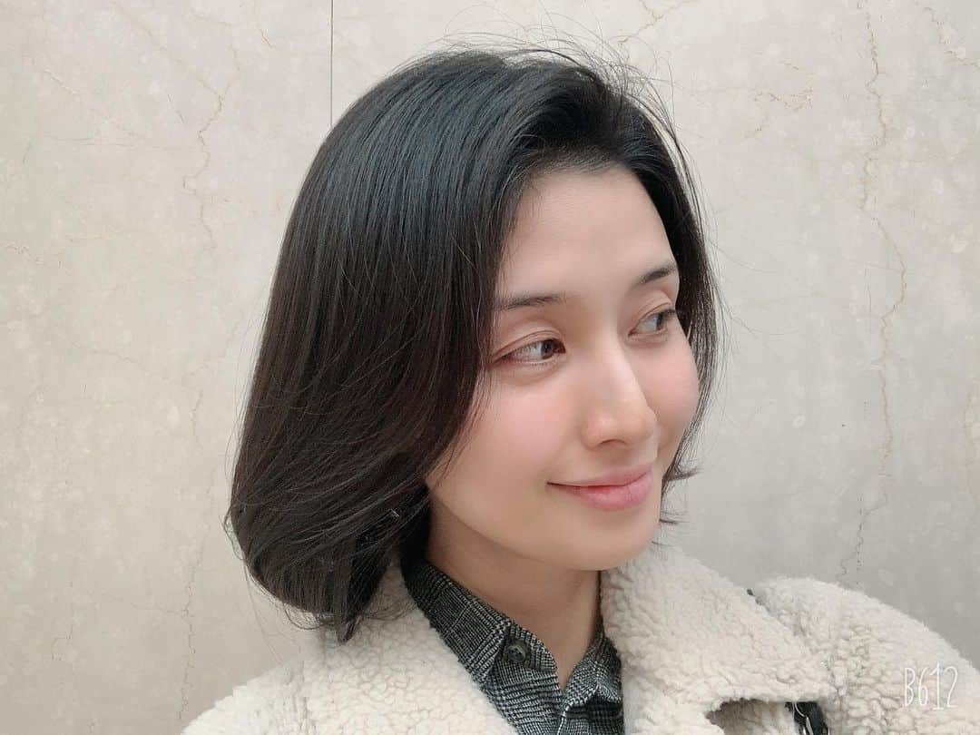 橋本マナミさんのインスタグラム写真 - (橋本マナミInstagram)「今年最後の美容室😊 スッキリした気持ちで新年迎えられます💓 #カット　#ヘッドスパ @kikkake.hair  担当は川嶋さんです(^｡^)」12月28日 17時44分 - manami84808