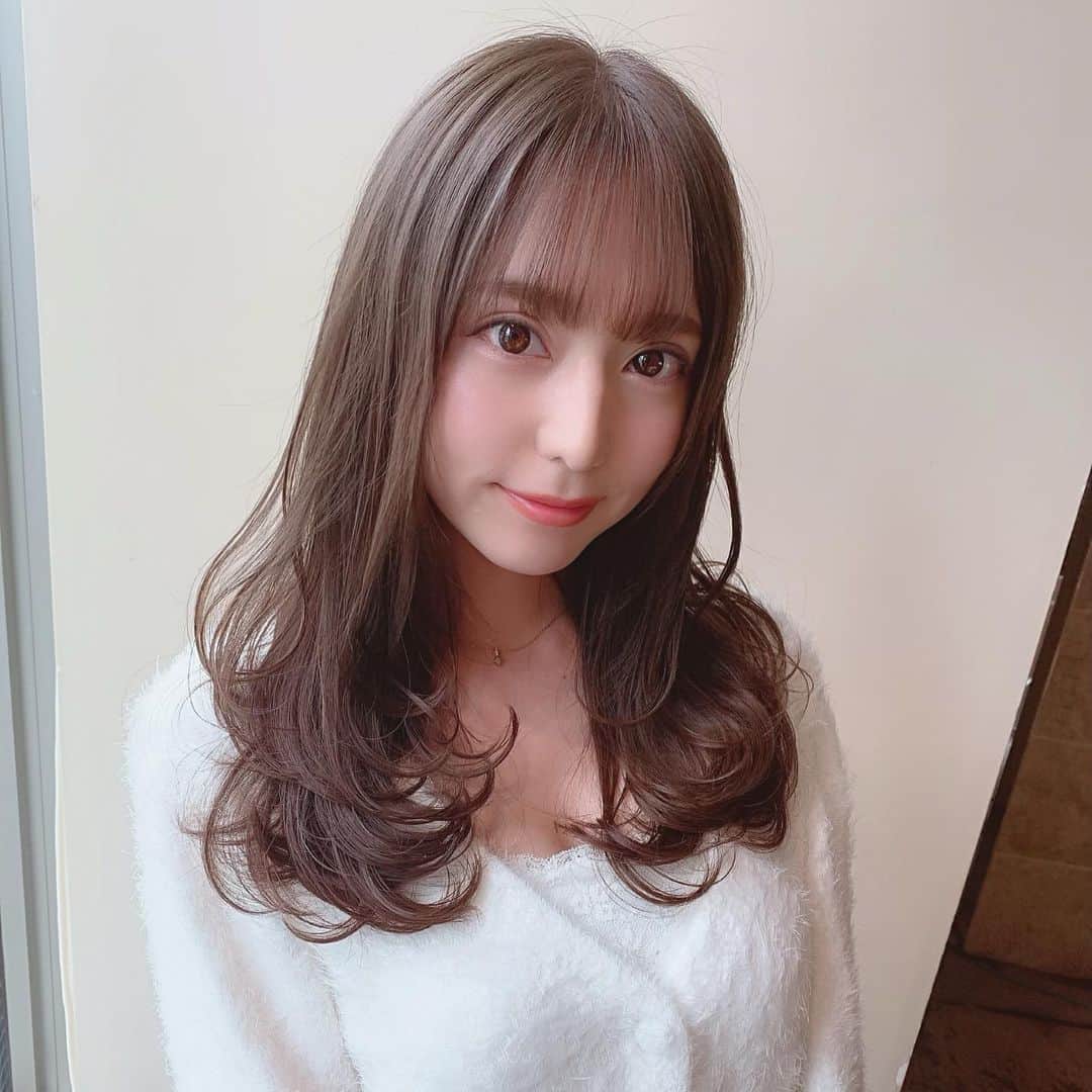 堀尾実咲のインスタグラム：「‪ちょっと前のことだけど‬  @afloatjapan ‪にて✂︎カットしていただきました☺️‬ ‪担当は水間さん( @aj_ryo )✨✨ ‬ ‪水間さんにカットしてもらった後ってほんとにセットしやすくなるすごい٩( ᐛ )و 前髪けっこー切ったんだ☺️‬ ‪今回もありがとうございました！‬ #afloat #afloatjapan #美容院 #サロン #カット #銀座」