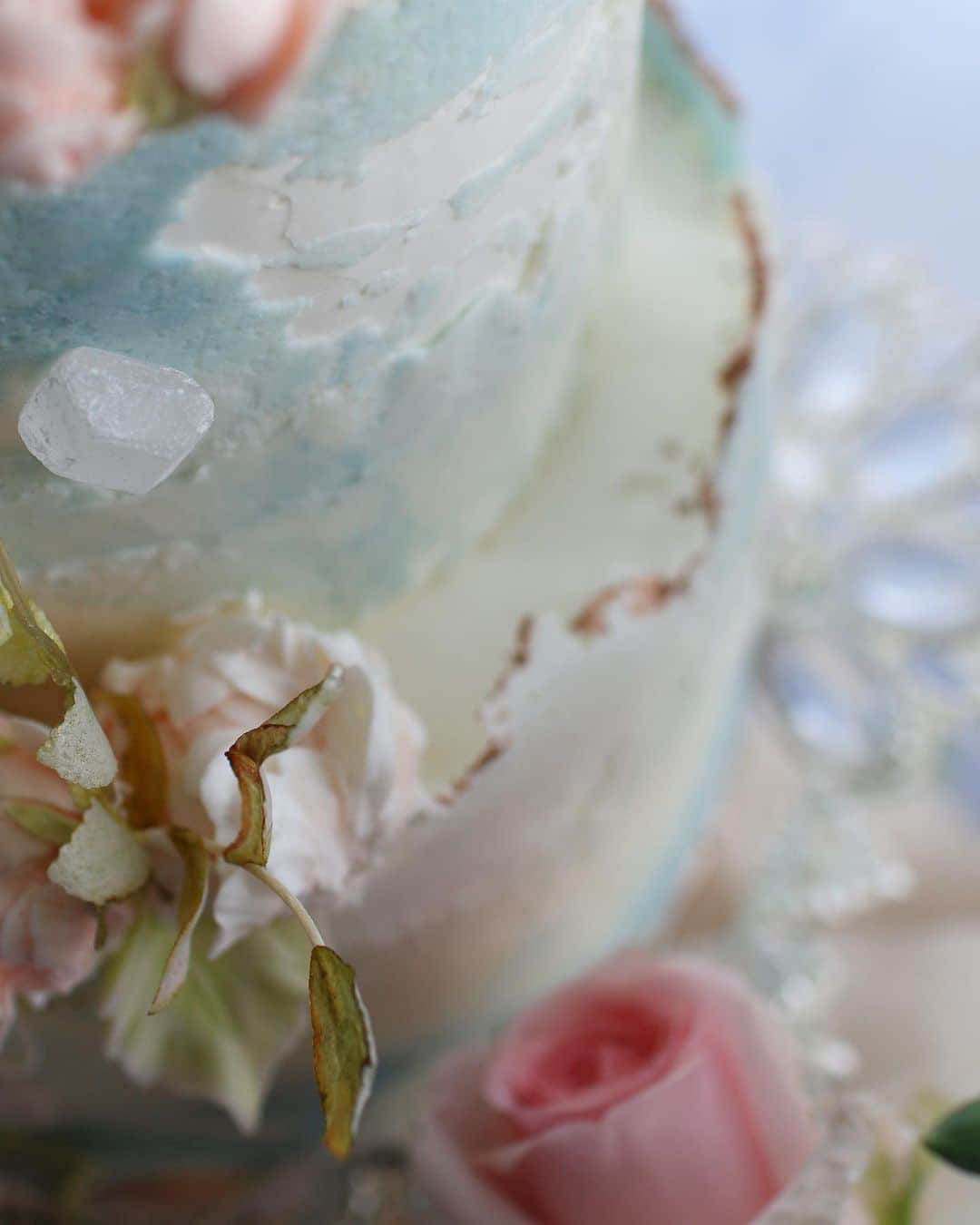 청담 수케이크 (atelier soo)さんのインスタグラム写真 - (청담 수케이크 (atelier soo)Instagram)「ㅡ Soo Wedding  Buttercream flower cake 🕊 @charmant_atelier  ㅡ #flower #cake #flowercake #partycake #birthday #weddingcake #buttercreamcake #buttercream #버터크림플라워케이크 #バタ #フラワー #バタークリーム #バタークリームケーキ #フラワーケーキ #スウィーツ #ケーキクラス  #バターフラワー #バターフラワーケーキ #お祝い #誕生日 ㅡ www.soocake.com vkscl_energy@naver.com」12月28日 17時53分 - soocake_ully